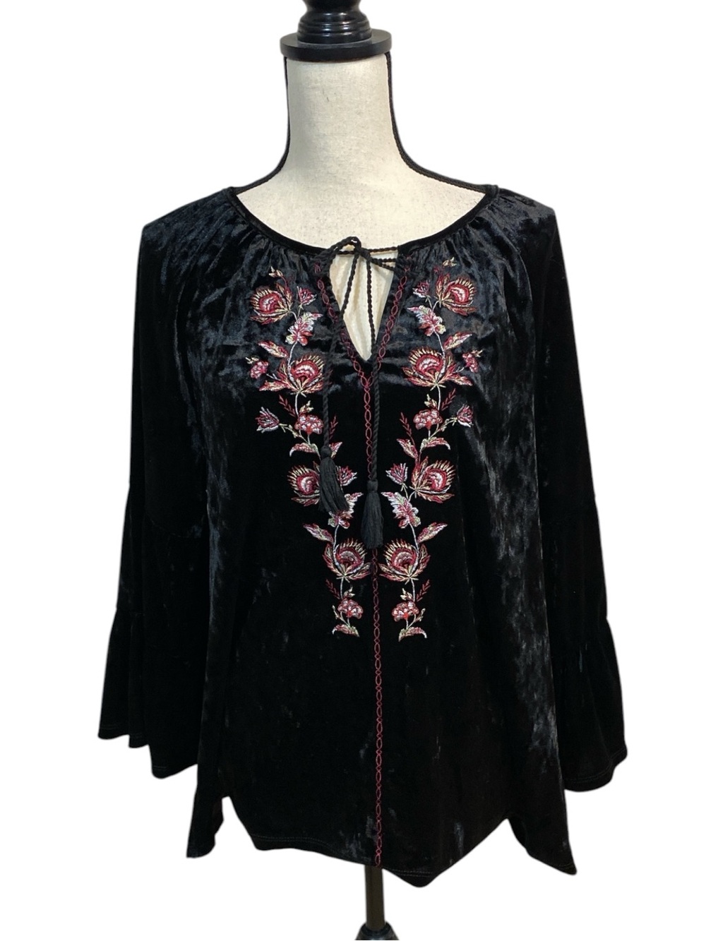 Cupio Black Embroidered Stretch Velvet 3/4 Sleeve Top XL